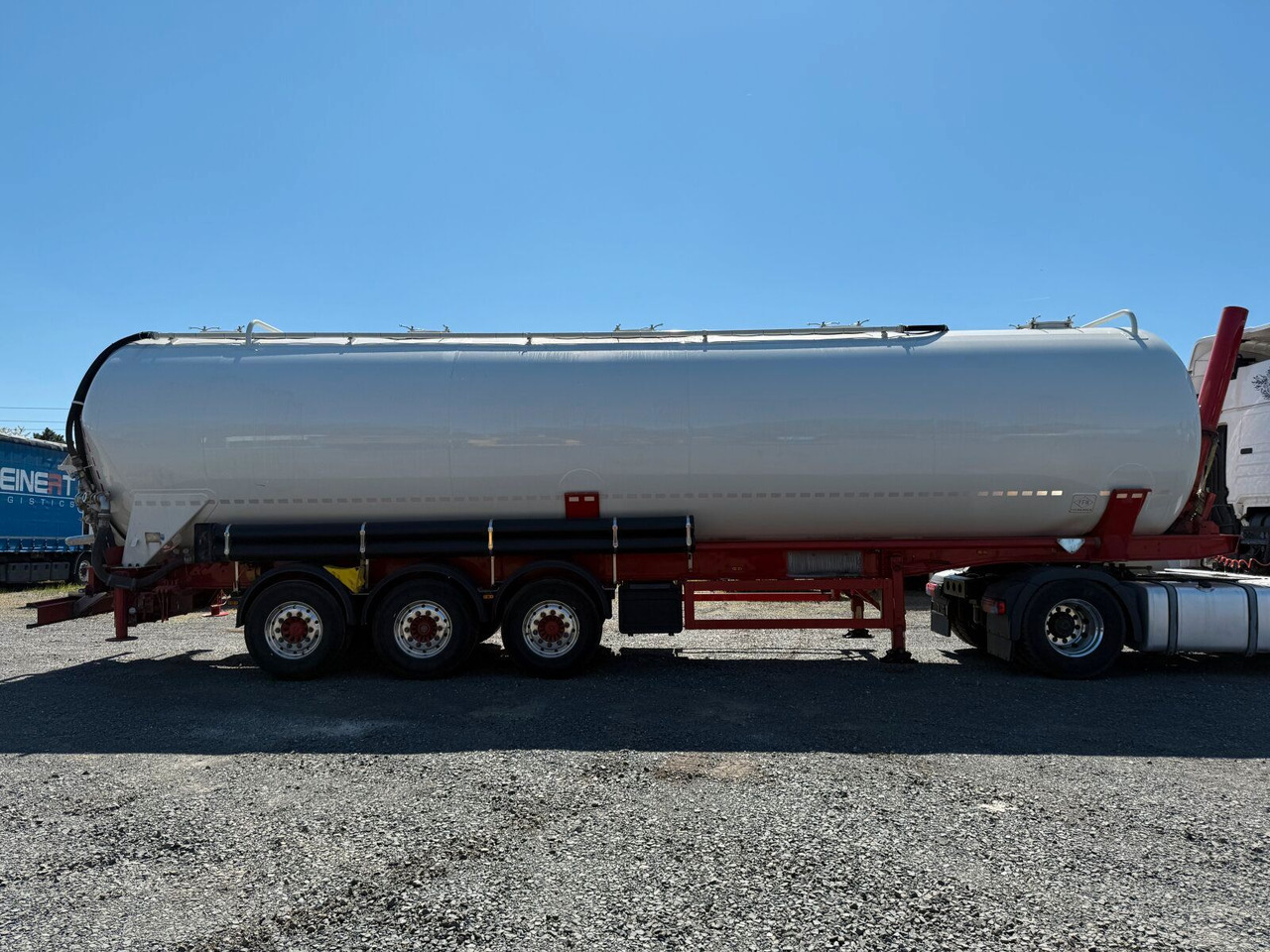 Feldbinder KIP 60.3 Silo 60.000 L 3 Achse ADR - Semi-reboque silo: foto 2 Feldbinder KIP 60.3 Silo 60.000 L 3 Achse ADR - Semi-reboque silo: foto 2