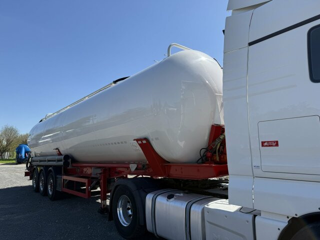 Feldbinder KIP 60.3 Silo 60.000 L 3 Achse ADR - Semi-reboque silo: foto 1 Feldbinder KIP 60.3 Silo 60.000 L 3 Achse ADR - Semi-reboque silo: foto 1