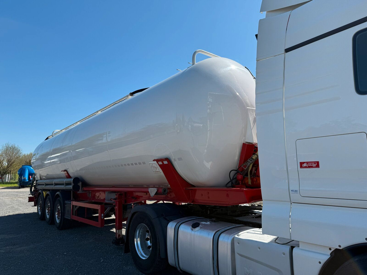 Feldbinder KIP 60.3 Silo 60.000 L 3 Achse ADR - Semi-reboque silo: foto 1 Feldbinder KIP 60.3 Silo 60.000 L 3 Achse ADR - Semi-reboque silo: foto 1