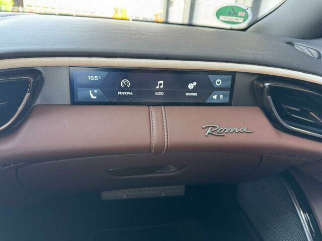 Ferrari Roma Coupe Schwarz - Coupé: foto 5 Ferrari Roma Coupe Schwarz - Coupé: foto 5