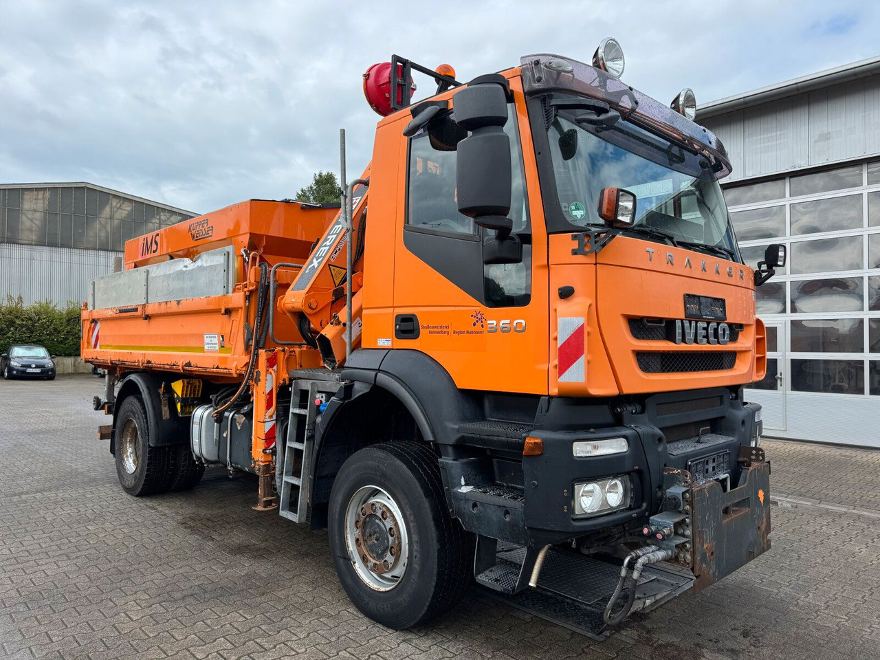 Iveco TRAKKER Kipper Kran TEREX 85.2 Winterdienst - Camião basculante, Camião grua: foto 1 Iveco TRAKKER Kipper Kran TEREX 85.2 Winterdienst - Camião basculante, Camião grua: foto 1