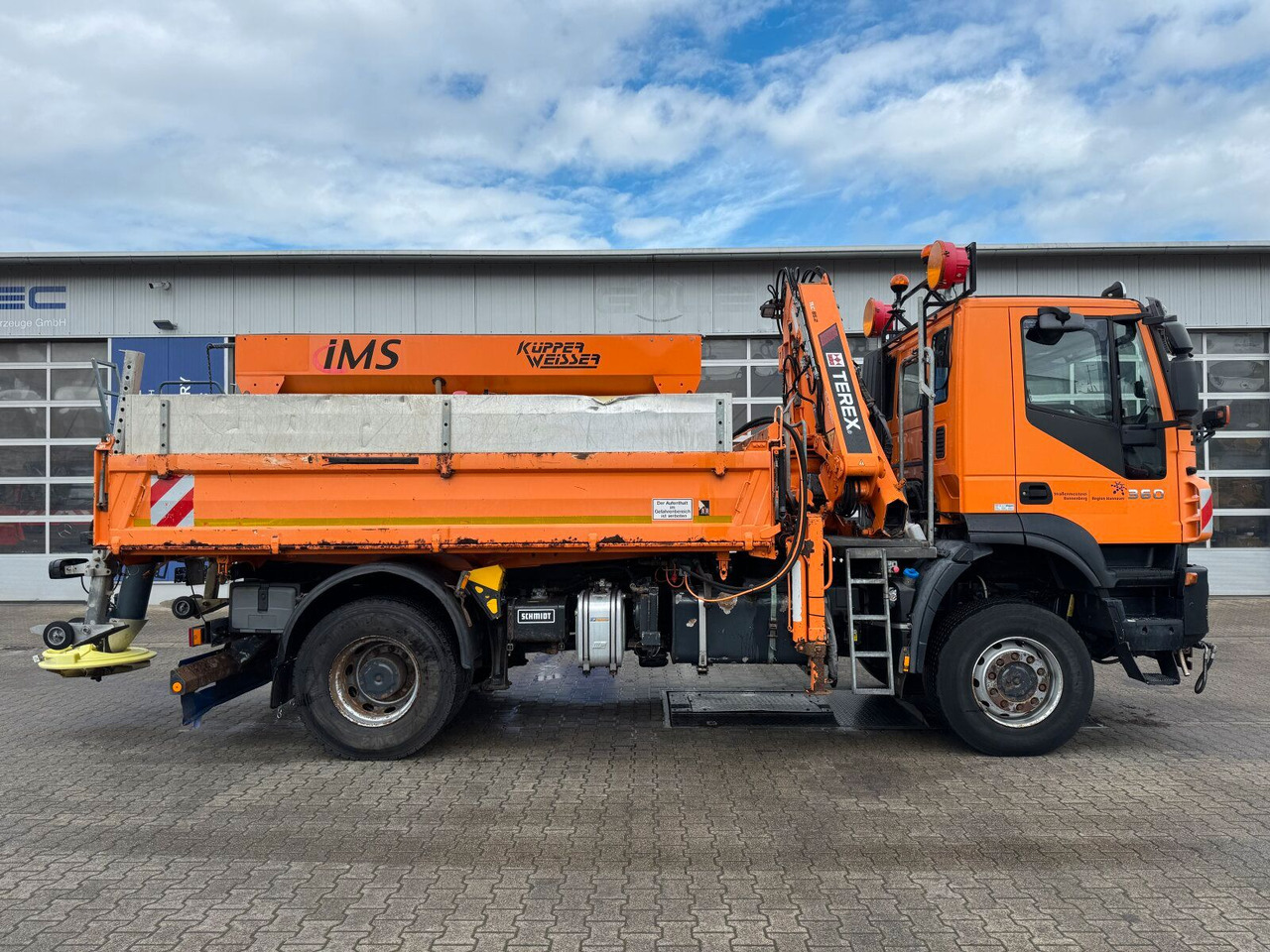 Iveco TRAKKER Kipper Kran TEREX 85.2 Winterdienst - Camião basculante, Camião grua: foto 3 Iveco TRAKKER Kipper Kran TEREX 85.2 Winterdienst - Camião basculante, Camião grua: foto 3