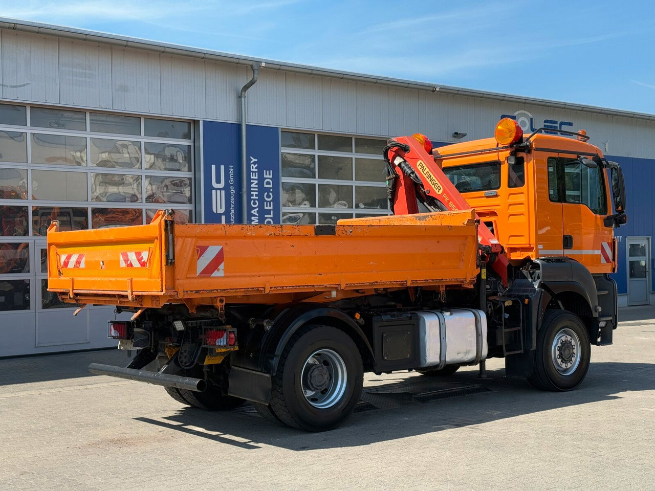 MAN TGA 18.360 4x4 Kipper Kran PALFINGER Winterd. - Camião basculante, Camião grua: foto 3 MAN TGA 18.360 4x4 Kipper Kran PALFINGER Winterd. - Camião basculante, Camião grua: foto 3