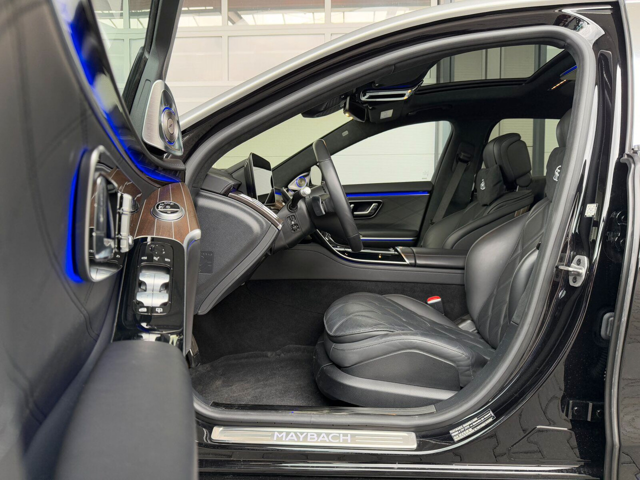 Sedan Maybach Mercedes Benz S680 Maybach V12 High-End -Paket: foto 12