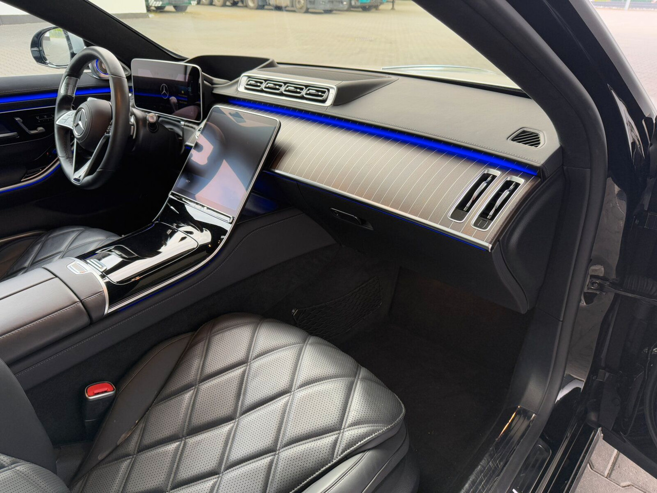 Sedan Maybach Mercedes Benz S680 Maybach V12 High-End -Paket: foto 14