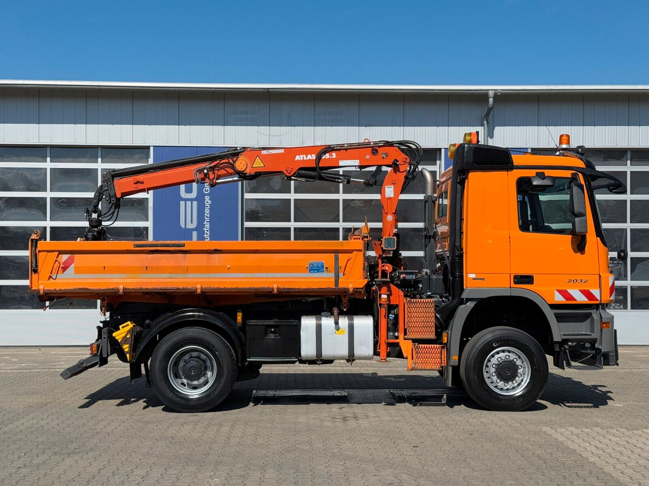 Mercedes-Benz ACTROS 2044 4x4 Kipper Kran ATLAS 65.2 A2L - Camião grua: foto 3 Mercedes-Benz ACTROS 2044 4x4 Kipper Kran ATLAS 65.2 A2L - Camião grua: foto 3