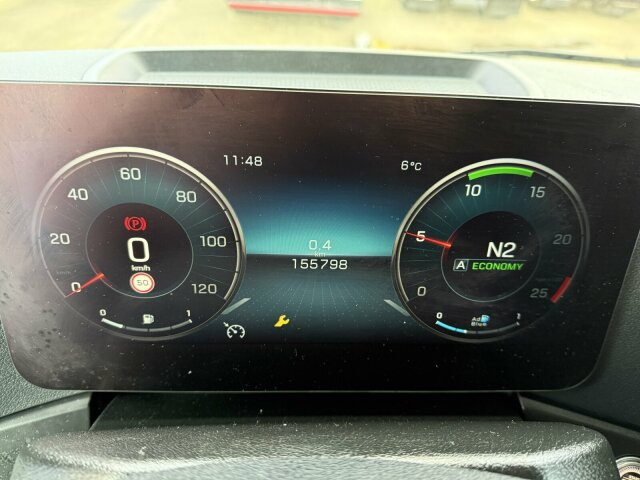 Mercedes-Benz ACTROS 2543 6x2 Wechselaufbau BDF AHK 2 Betten - Camião transportador de contêineres/ Caixa móvel: foto 2 Mercedes-Benz ACTROS 2543 6x2 Wechselaufbau BDF AHK 2 Betten - Camião transportador de contêineres/ Caixa móvel: foto 2