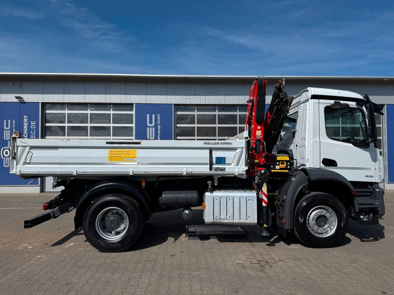 Mercedes-Benz AROCS 1832 4x2 Euro 6 Kipper Kran FASSI F120FB - Camião grua: foto 3 Mercedes-Benz AROCS 1832 4x2 Euro 6 Kipper Kran FASSI F120FB - Camião grua: foto 3