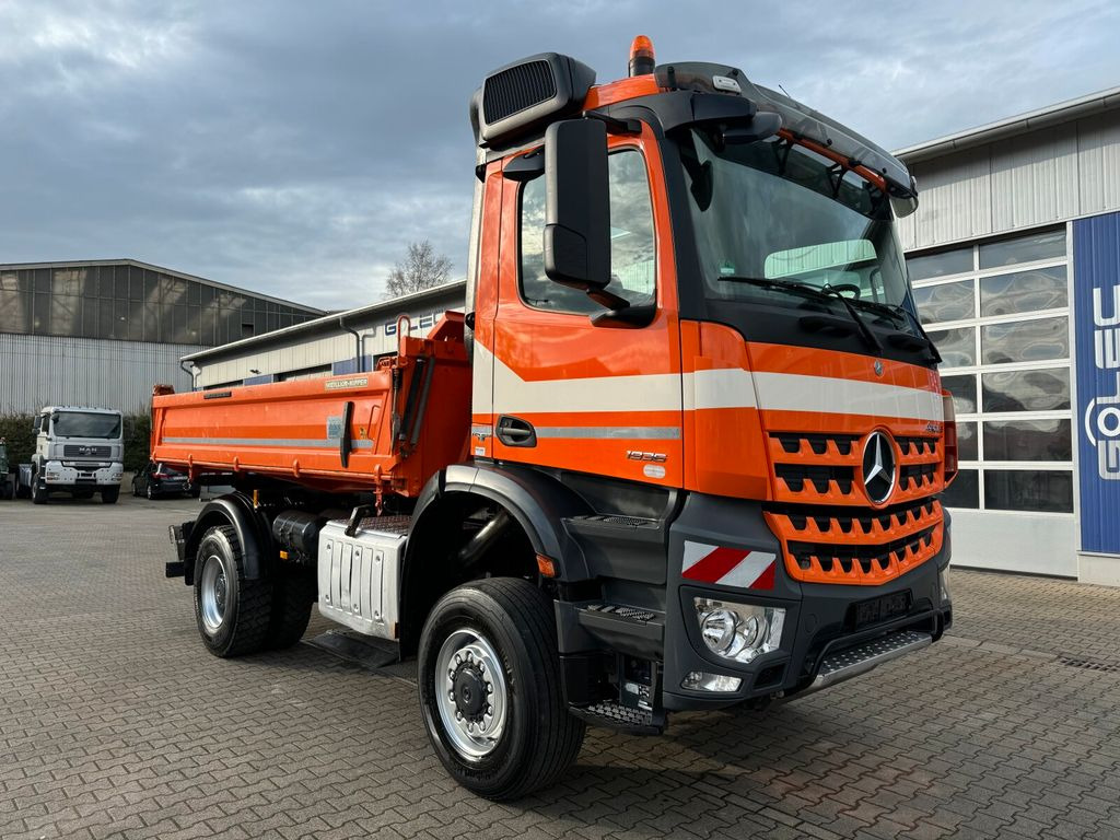 Camião basculante Mercedes-Benz AROCS 1836 4x4 Euro 6 Kipper MEILLER: foto 1