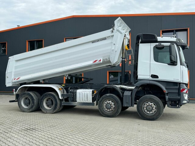 Mercedes-Benz AROCS 4145 8x8 Meiller Muldenkipper - Camião basculante: foto 2 Mercedes-Benz AROCS 4145 8x8 Meiller Muldenkipper - Camião basculante: foto 2