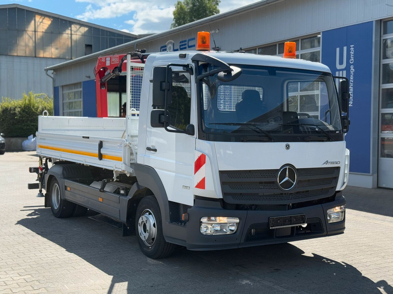 Mercedes-Benz ATEGO 818 4x2 Euro 6 Kipper Kran FASSI F65B.0.22 - Camião grua: foto 1 Mercedes-Benz ATEGO 818 4x2 Euro 6 Kipper Kran FASSI F65B.0.22 - Camião grua: foto 1