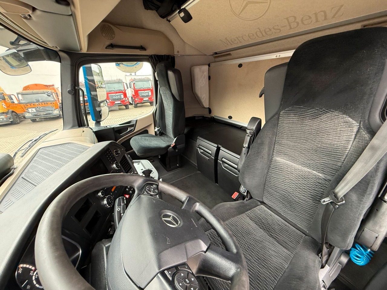 Locação financeira de  Mercedes-Benz Actros 6x2 Pritsche Kran Palfinger PK34002 + JIB Mercedes-Benz Actros 6x2 Pritsche Kran Palfinger PK34002 + JIB: foto 8