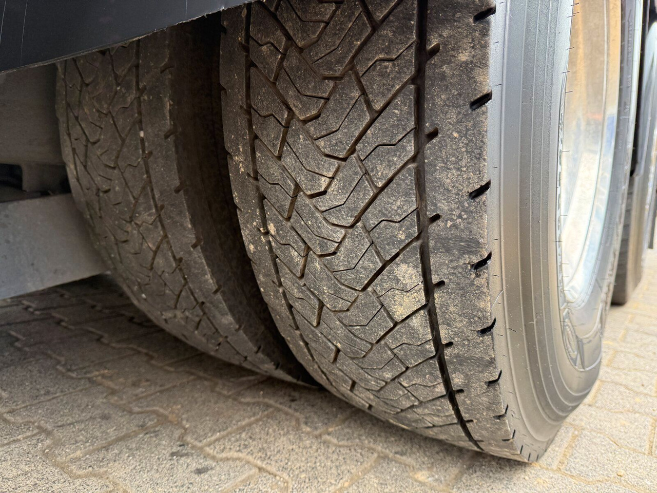 Locação financeira de  Mercedes-Benz Actros 6x2 Pritsche Kran Palfinger PK34002 + JIB Mercedes-Benz Actros 6x2 Pritsche Kran Palfinger PK34002 + JIB: foto 25