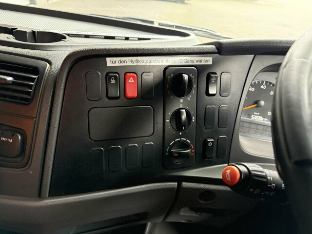 Mercedes-Benz Atego Kehrmaschine BUCHER CITYFANT 5000 - Varredora urbana: foto 5 Mercedes-Benz Atego Kehrmaschine BUCHER CITYFANT 5000 - Varredora urbana: foto 5