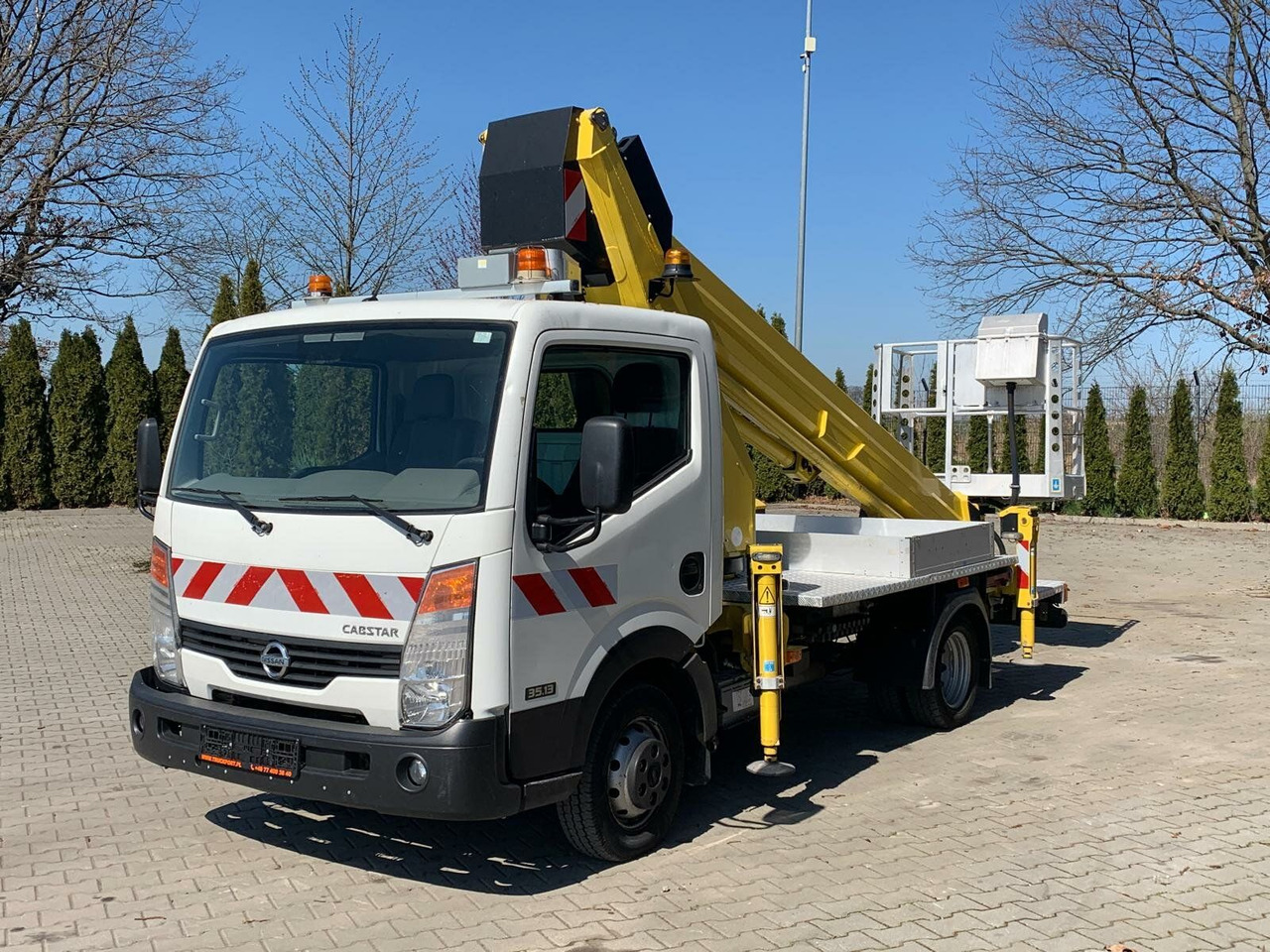 Nissan Cabstar 4x2 Ruthmann Steiger TB 270 - Caminhão com plataforma aérea: foto 2 Nissan Cabstar 4x2 Ruthmann Steiger TB 270 - Caminhão com plataforma aérea: foto 2