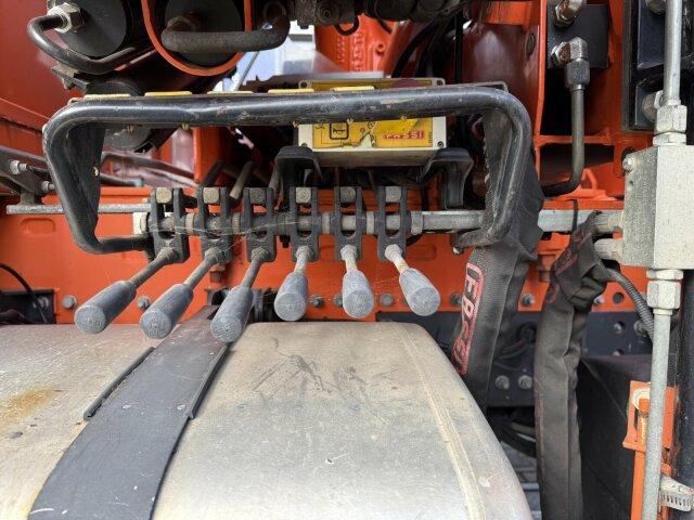 Renault Premium Lander Pritsche mit Kran FASSI - Camião grua, Camião de caixa aberta/ Plataforma: foto 4 Renault Premium Lander Pritsche mit Kran FASSI - Camião grua, Camião de caixa aberta/ Plataforma: foto 4