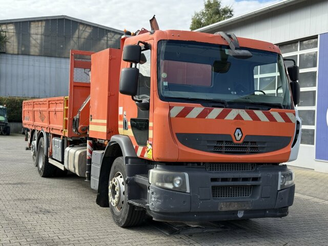 Renault Premium Lander Pritsche mit Kran FASSI - Camião grua, Camião de caixa aberta/ Plataforma: foto 1 Renault Premium Lander Pritsche mit Kran FASSI - Camião grua, Camião de caixa aberta/ Plataforma: foto 1