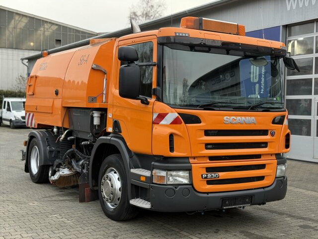 Scania P230 Kehrmaschine Johnston VT605- 6 M³ - Varredora urbana: foto 1 Scania P230 Kehrmaschine Johnston VT605- 6 M³ - Varredora urbana: foto 1