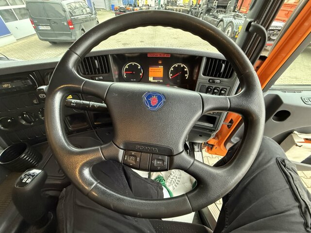 Scania P230 Kehrmaschine Johnston VT605- 6 M³ - Varredora urbana: foto 2 Scania P230 Kehrmaschine Johnston VT605- 6 M³ - Varredora urbana: foto 2