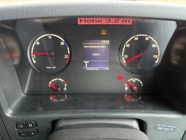 Scania P230 Kehrmaschine Johnston VT605- 6 M³ - Varredora urbana: foto 3 Scania P230 Kehrmaschine Johnston VT605- 6 M³ - Varredora urbana: foto 3