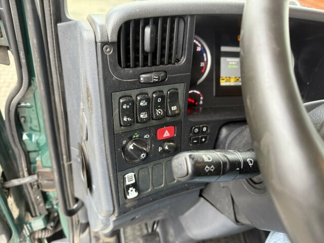 Scania R560 6x4 Holztransport Kran LOGLIFT HIAB 140S79R - Camião de transporte de madeira, Camião grua: foto 3 Scania R560 6x4 Holztransport Kran LOGLIFT HIAB 140S79R - Camião de transporte de madeira, Camião grua: foto 3