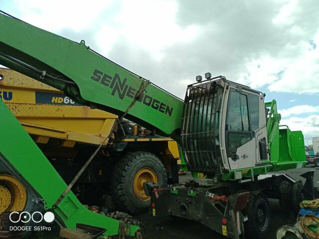 Sennebogen 818-E Umschlagbagger - 83 Ton - mit Greifer - Escavadeira de rodas: foto 1 Sennebogen 818-E Umschlagbagger - 83 Ton - mit Greifer - Escavadeira de rodas: foto 1
