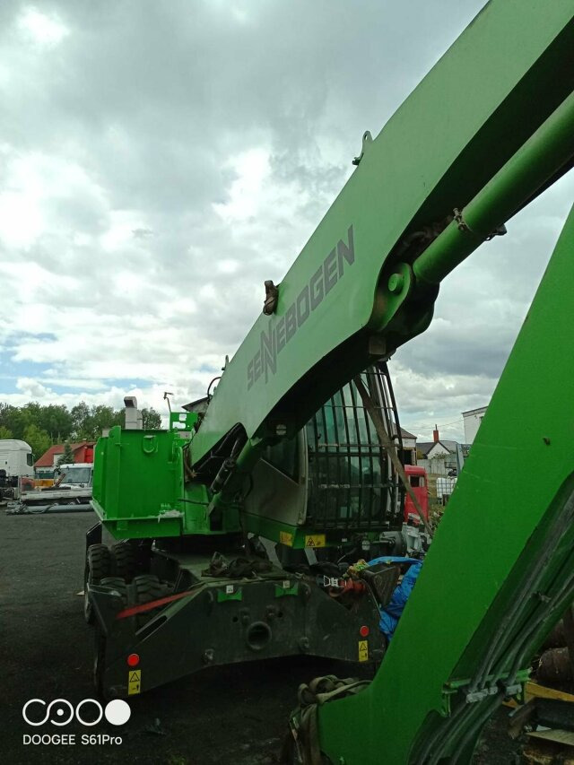 Sennebogen 818-E Umschlagbagger - 83 Ton - mit Greifer - Escavadeira de rodas: foto 4 Sennebogen 818-E Umschlagbagger - 83 Ton - mit Greifer - Escavadeira de rodas: foto 4