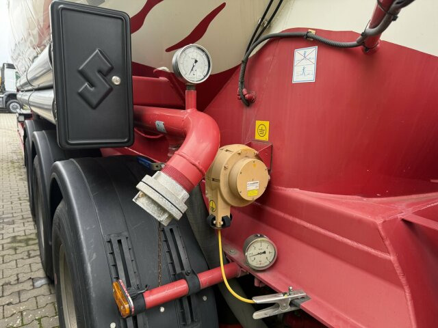 Spitzer SF 2754 / 4P liegend Silo 55 m3 - Semi-reboque silo: foto 3 Spitzer SF 2754 / 4P liegend Silo 55 m3 - Semi-reboque silo: foto 3