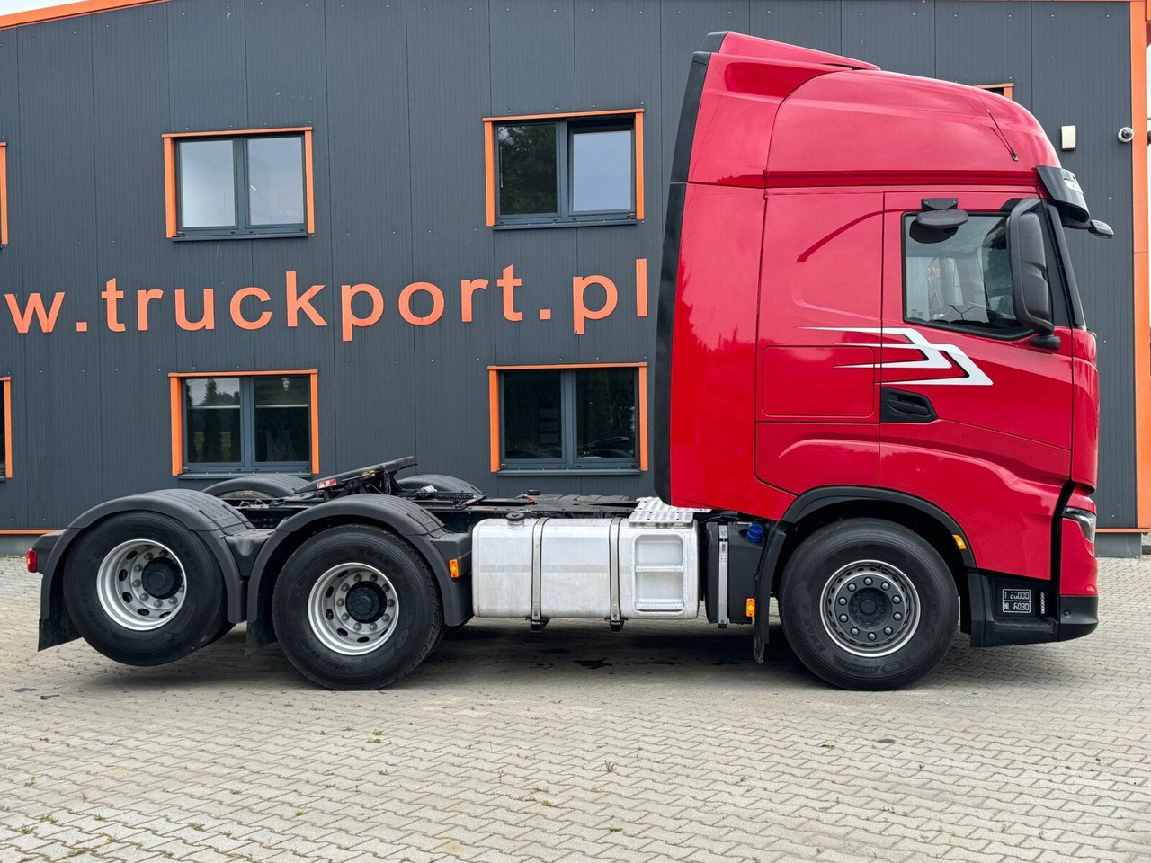 Iveco S-WAY 570 6x2 EURO6 BOOGIE Kipphydraulik - Tractor: foto 4 Iveco S-WAY 570 6x2 EURO6 BOOGIE Kipphydraulik - Tractor: foto 4