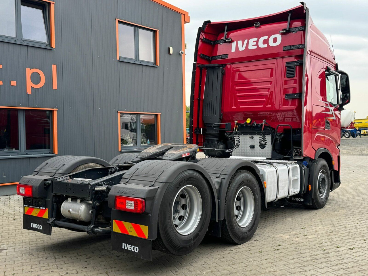 Iveco S-WAY 570 6x2 EURO6 BOOGIE Kipphydraulik - Tractor: foto 5 Iveco S-WAY 570 6x2 EURO6 BOOGIE Kipphydraulik - Tractor: foto 5