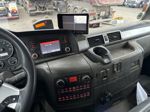 MAN TGS 26.440 Zugmaschine + Atlas Kran 5 Ausschube - Tractor: foto 4 MAN TGS 26.440 Zugmaschine + Atlas Kran 5 Ausschube - Tractor: foto 4
