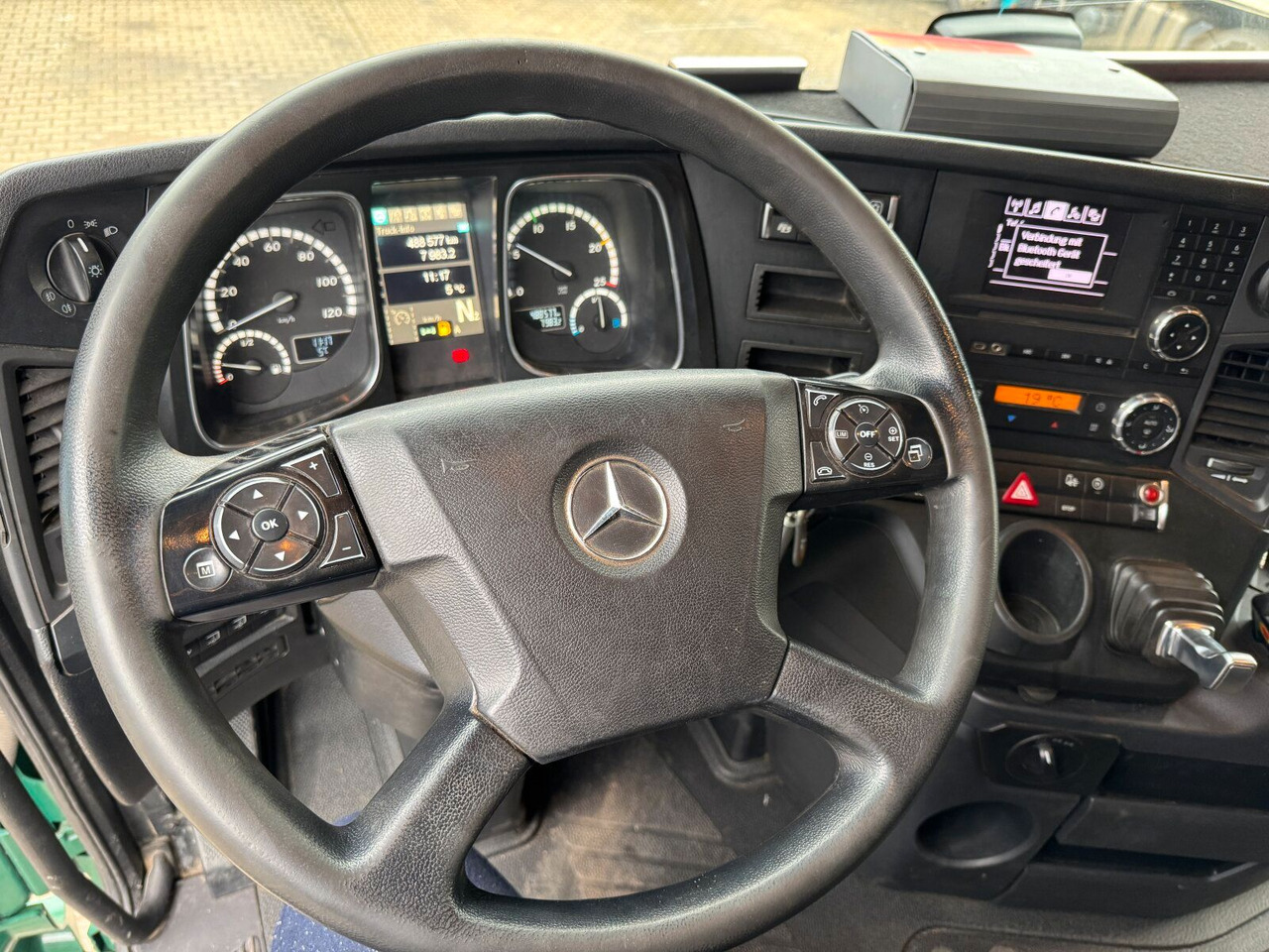 Tractor Mercedes-Benz ACTROS 4163 8x4 Schwerlast +Tieflader 4+2 *83 T: foto 26