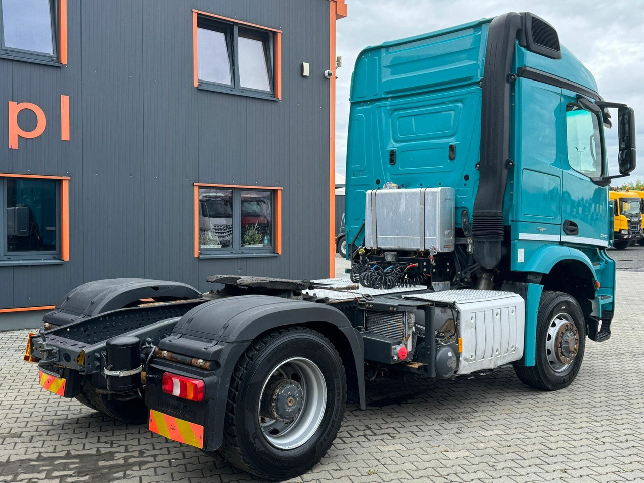Mercedes-Benz Arocs 2142 4x4H SZM Euro 6 Kipphydraulik - Tractor: foto 5 Mercedes-Benz Arocs 2142 4x4H SZM Euro 6 Kipphydraulik - Tractor: foto 5