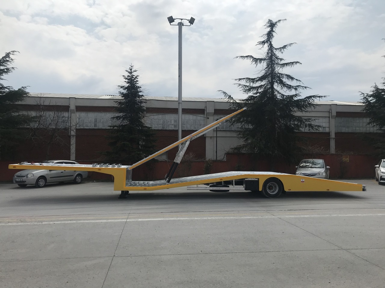 KALEPAR KLP 119V4 Autotransporter - Semi-reboque transporte de veículos: foto 1 KALEPAR KLP 119V4 Autotransporter - Semi-reboque transporte de veículos: foto 1