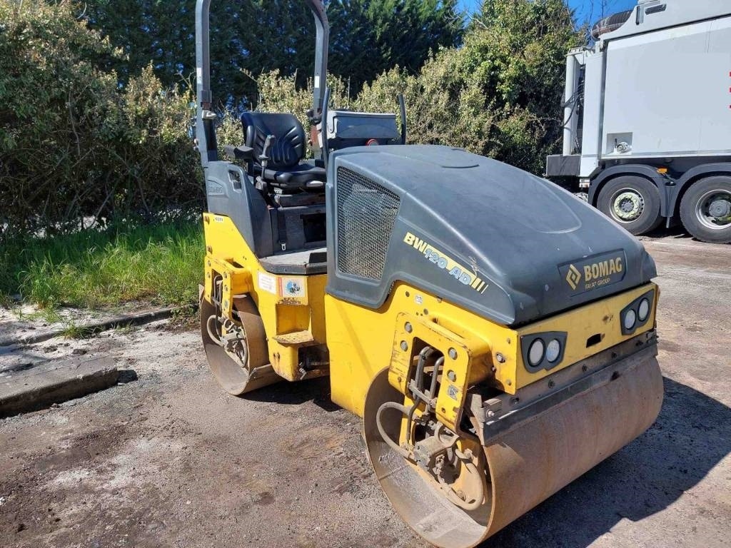 Bomag BW 120 AD-5 - Compactador de asfalto: foto 1 Bomag BW 120 AD-5 - Compactador de asfalto: foto 1