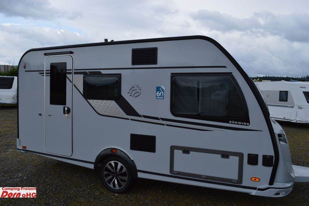Knaus Südwind 420 QD 60 YEARS Kühlschrank 142l - Caravana: foto 1 Knaus Südwind 420 QD 60 YEARS Kühlschrank 142l - Caravana: foto 1