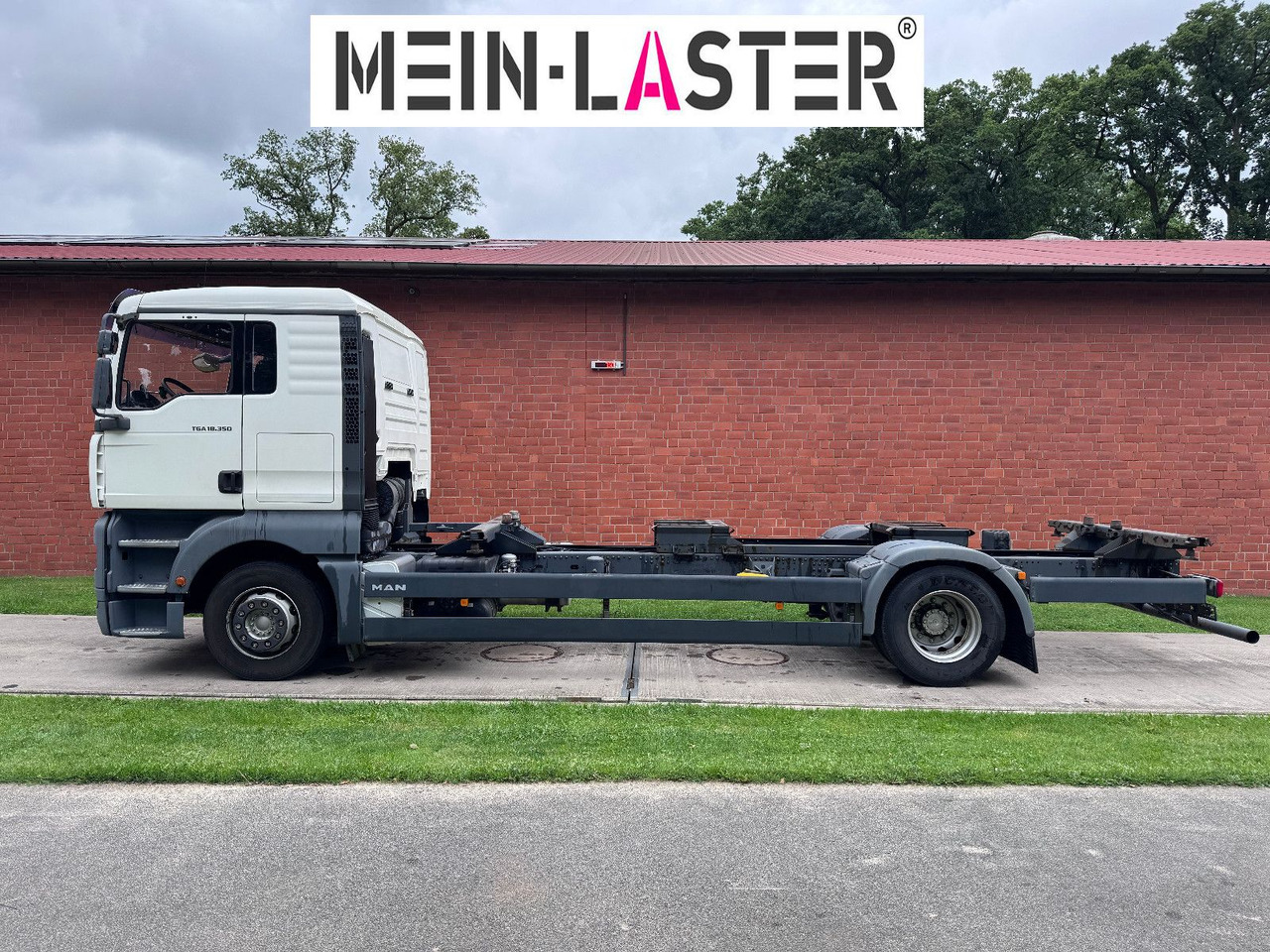 MAN TGA 18.350 BDF 5 Sitzer Klima 209.380 km - Camião transportador de contêineres/ Caixa móvel: foto 4 MAN TGA 18.350 BDF 5 Sitzer Klima 209.380 km - Camião transportador de contêineres/ Caixa móvel: foto 4