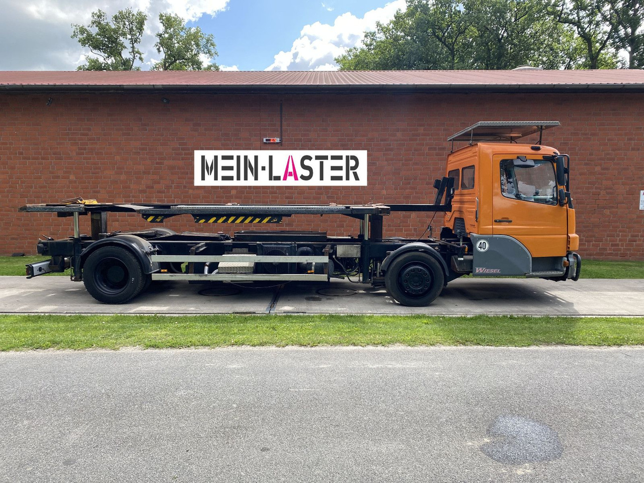Mercedes-Benz Kamag Wiesel Umsetzter Sattelplatte - Camião transportador de contêineres/ Caixa móvel: foto 5 Mercedes-Benz Kamag Wiesel Umsetzter Sattelplatte - Camião transportador de contêineres/ Caixa móvel: foto 5