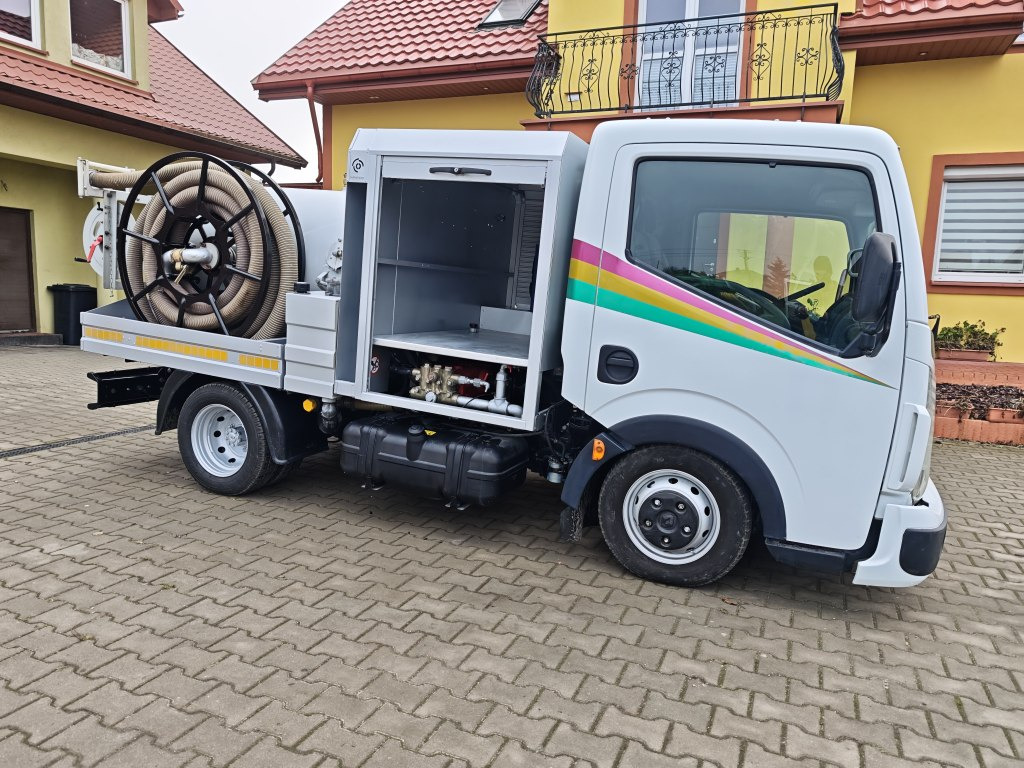 Renault Maxity Kanalreiniger Hydrocureur Saugwagen - Caminhão limpa fossa: foto 1 Renault Maxity Kanalreiniger Hydrocureur Saugwagen - Caminhão limpa fossa: foto 1