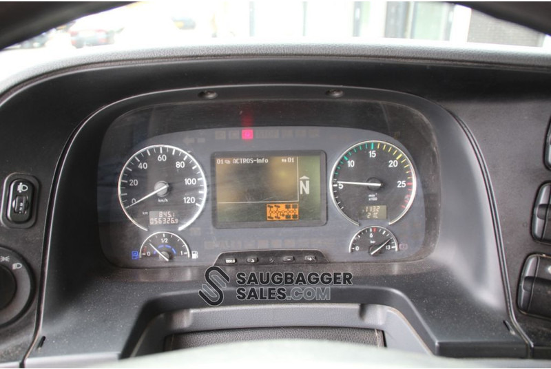 Caminhão limpa fossa Mercedes-Benz Actros 4141 RSP 2014 Saugbagger 8x8: foto 18