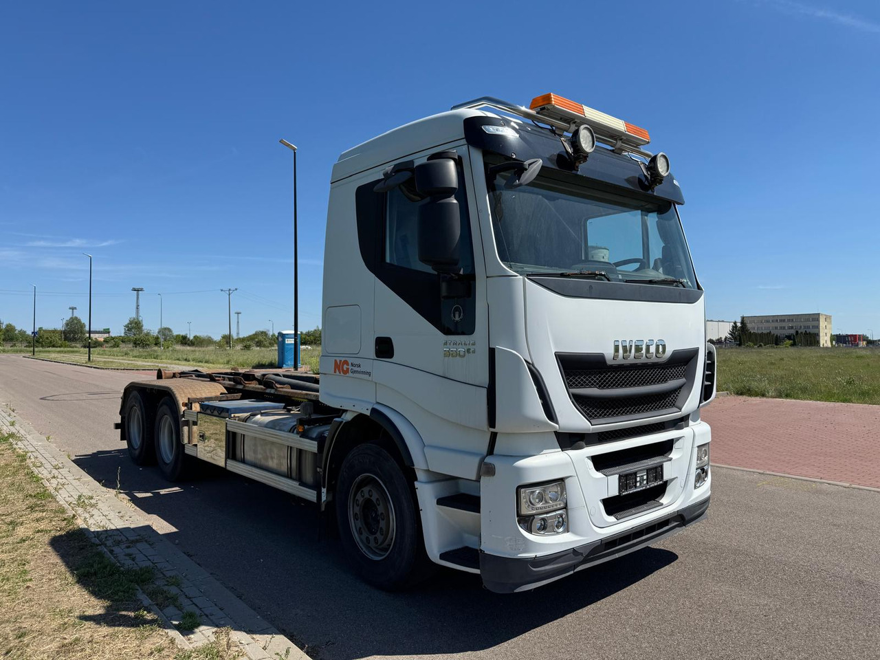 IVECO STRALIS 560 - Camião polibenne, Camião grua: foto 1 IVECO STRALIS 560 - Camião polibenne, Camião grua: foto 1