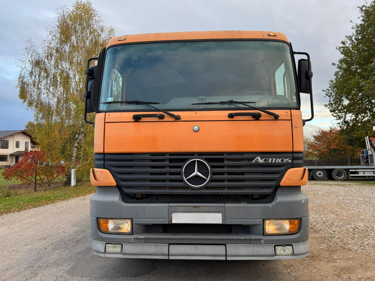 MERCEDES-BENZ 1831 - Camião de caixa aberta/ Plataforma: foto 3 MERCEDES-BENZ 1831 - Camião de caixa aberta/ Plataforma: foto 3