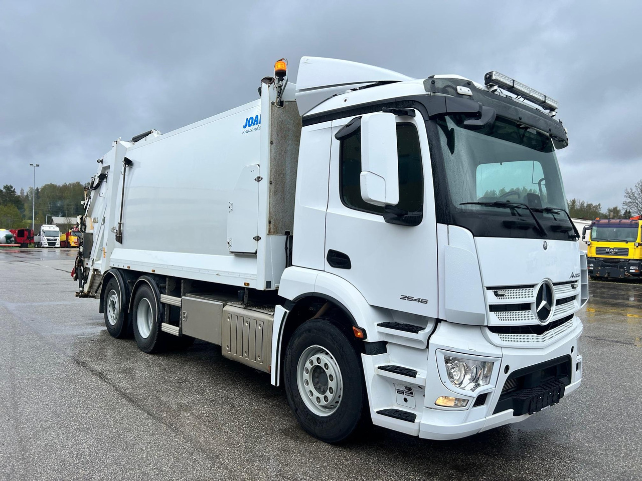 MERCEDES-BENZ ANTOS 2546 - Caminhão de lixo: foto 1 MERCEDES-BENZ ANTOS 2546 - Caminhão de lixo: foto 1