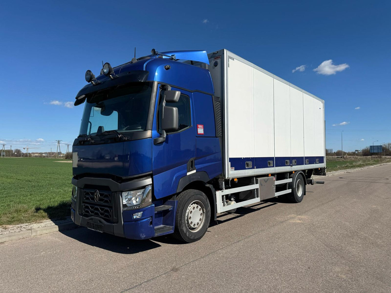RENAULT T380 - Camião furgão: foto 1 RENAULT T380 - Camião furgão: foto 1