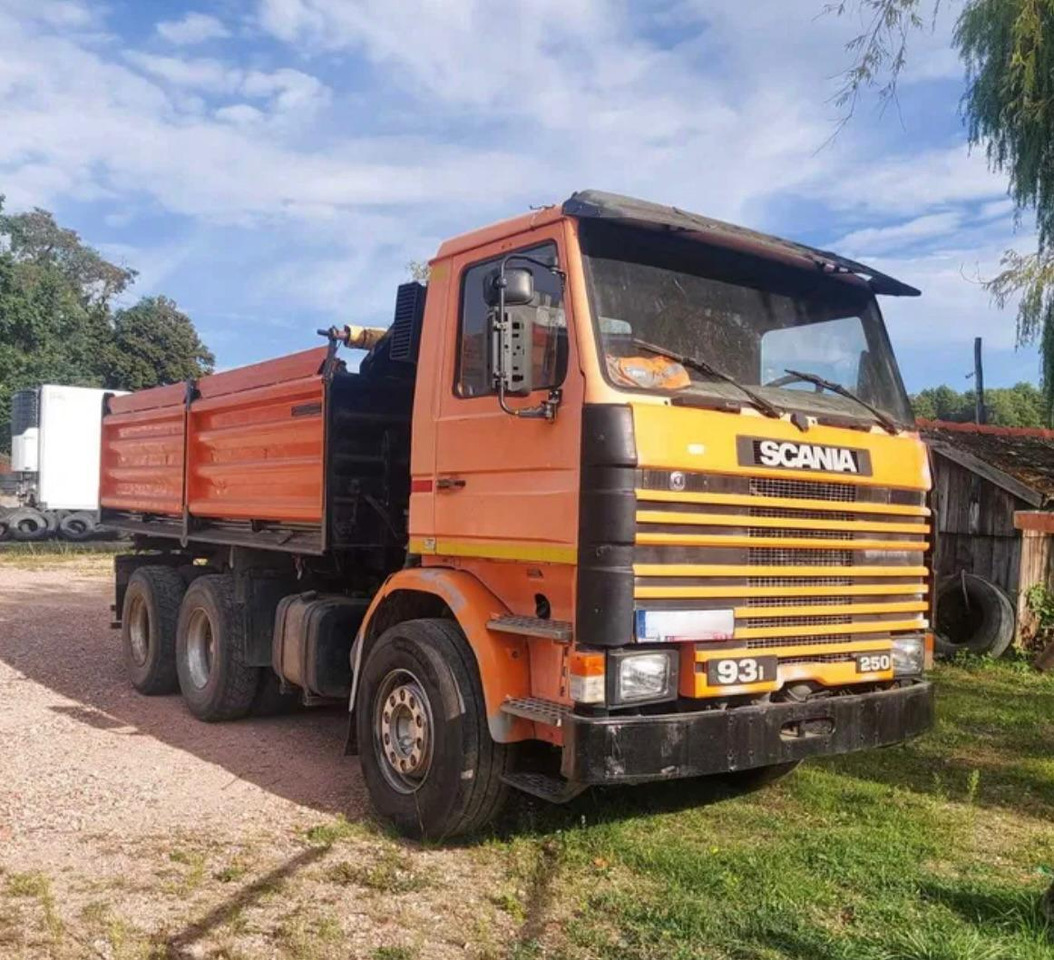 SCANIA 93.250 - Camião basculante: foto 1 SCANIA 93.250 - Camião basculante: foto 1