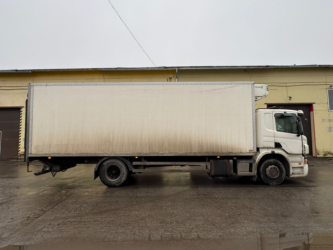 SCANIA P270 - Camião frigorífico: foto 1 SCANIA P270 - Camião frigorífico: foto 1