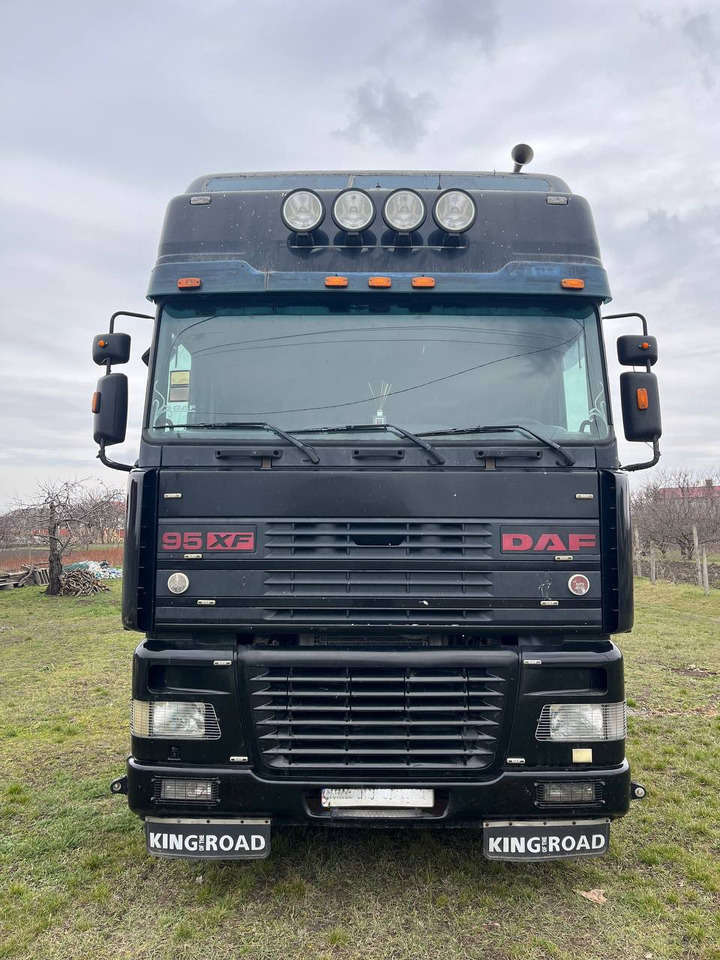 DAF 95XF480 - Tractor: foto 2 DAF 95XF480 - Tractor: foto 2