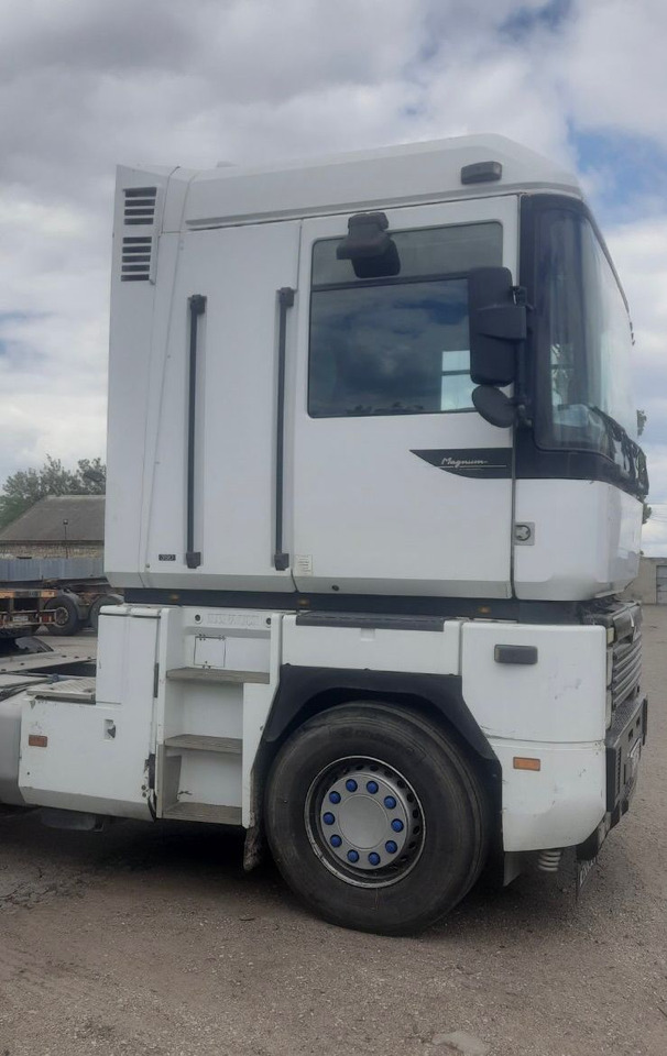 RENAULT Magnum 390 - Tractor: foto 4 RENAULT Magnum 390 - Tractor: foto 4