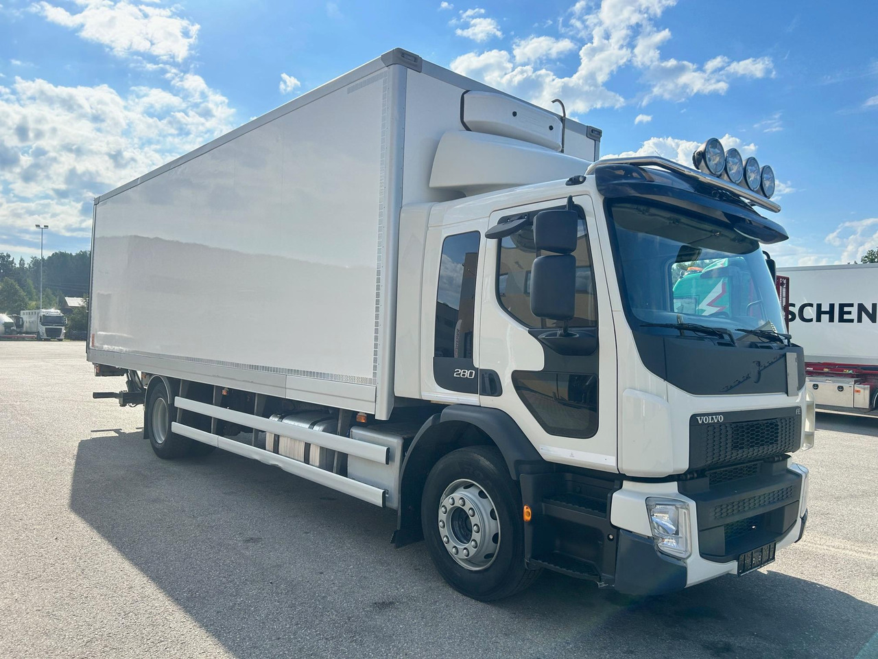 VOLVO FE280 - Camião furgão: foto 1 VOLVO FE280 - Camião furgão: foto 1