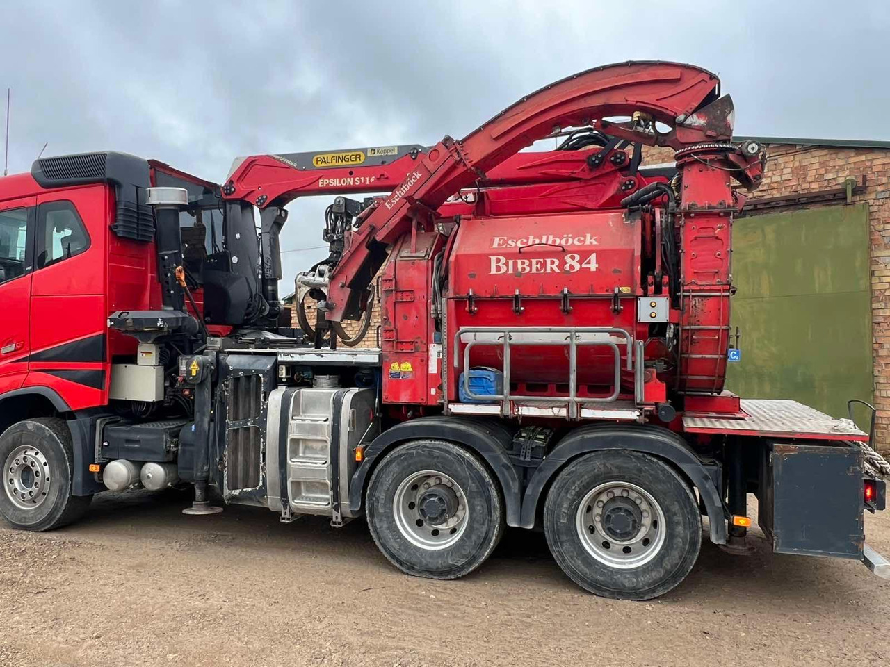 VOLVO FH16.550 - Estilhaçadora de madeira: foto 5 VOLVO FH16.550 - Estilhaçadora de madeira: foto 5